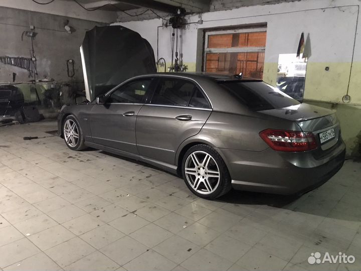 Спойлер на стекло е212