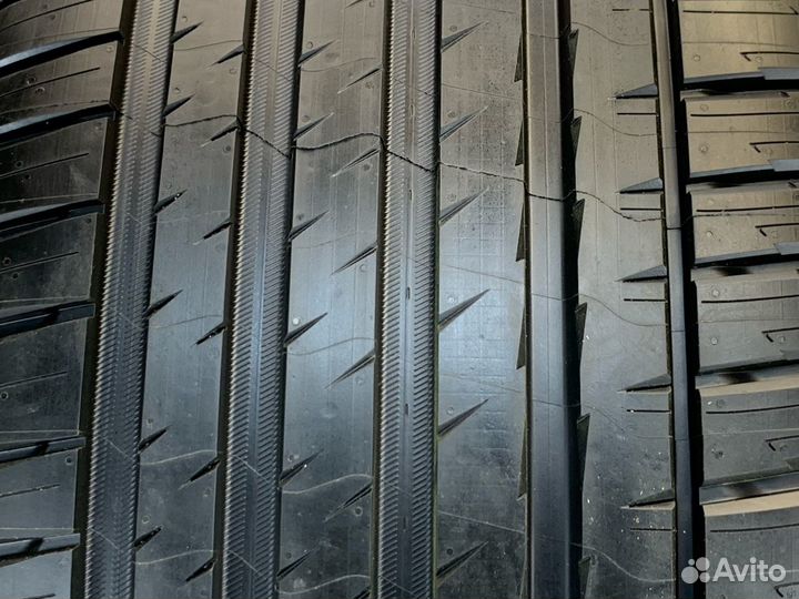 Michelin Pilot Sport PS4 SUV 235/35 R19 91Y