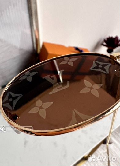 Солнцезащитные очки Louis Vuitton женские