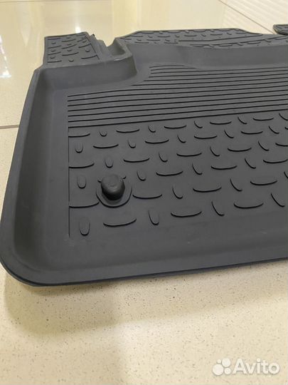 Land rover Evoque c 2018 г. коврики резиновые с бо