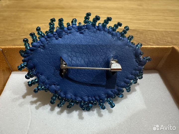 Брошь глаз из бисера и страз