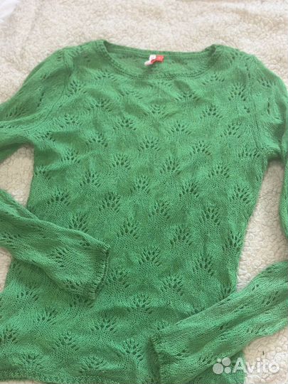 Свитер зеленый