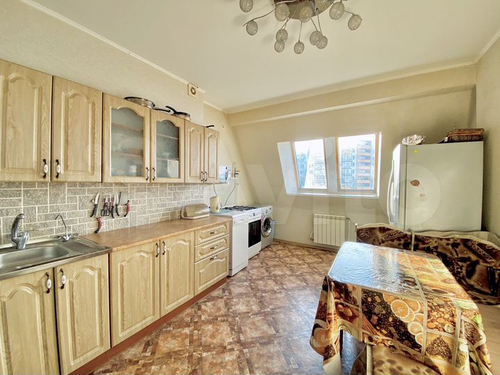 3-к. квартира, 80 м², 5/5 эт.