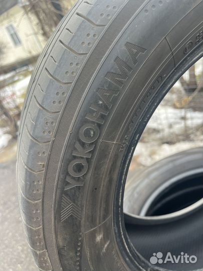Yokohama BluEarth RV-02 255/60 R17 99H
