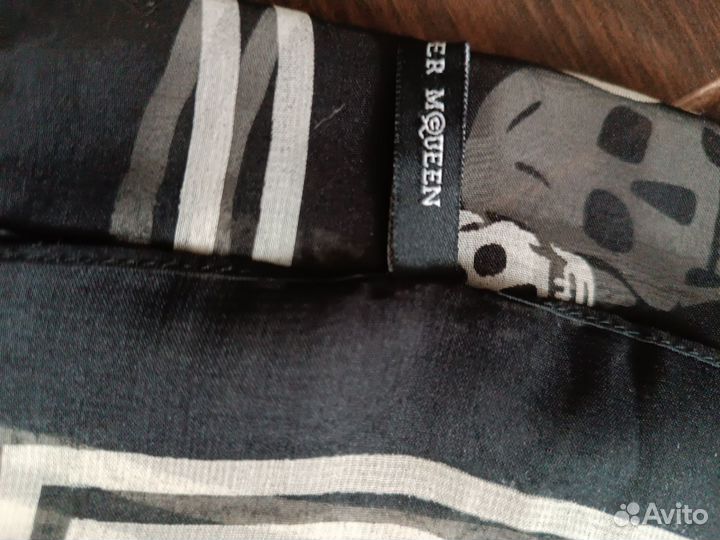 Платок alexander mcqueen