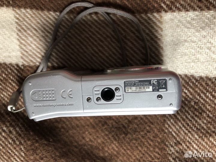 Компактный фотоаппарат samsung d60 с футляром