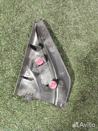 Уголок двери передний правый Suzuki Jimny/Jimny