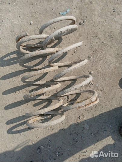 Пружина подвески Mitsubishi Pajero