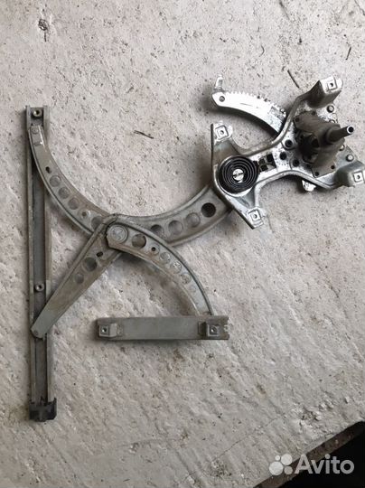 Стеклоподъемник передний правый