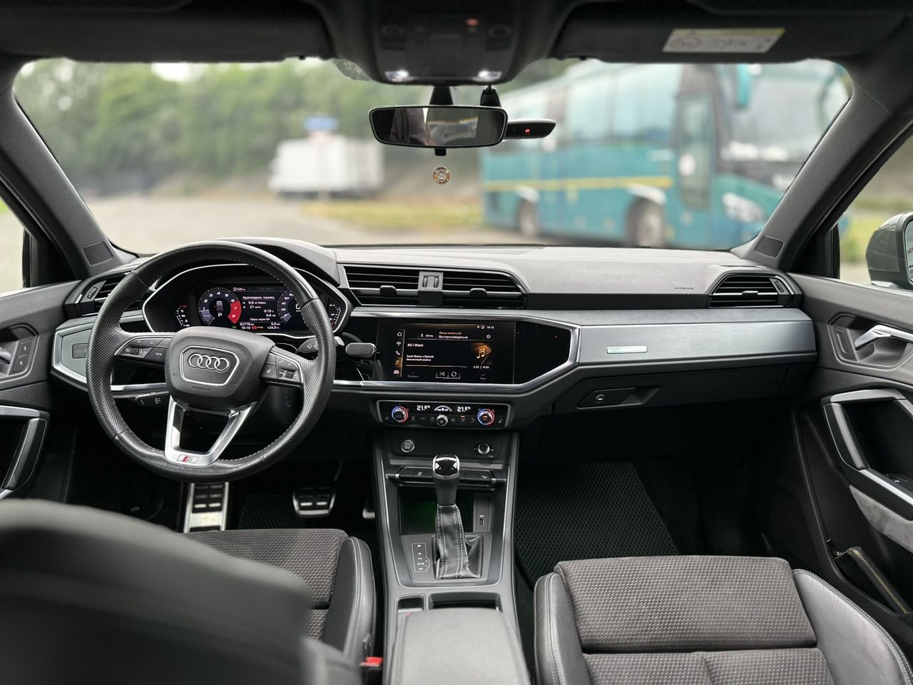 Audi Q3: фото владельца