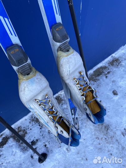 Лыжи с ботинкамии и с палками