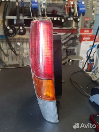Фонарь задний Volkswagen Polo 2 правый 871945112A