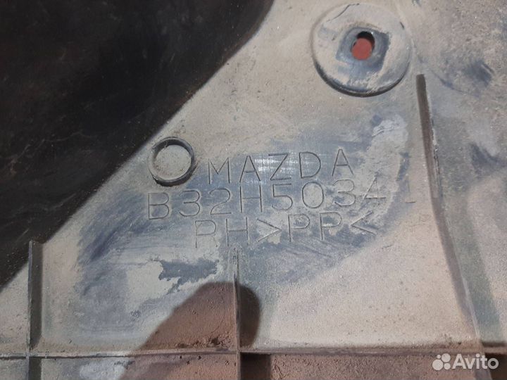 Подкрылок задний правый Mazda 3 BK рест. 2007