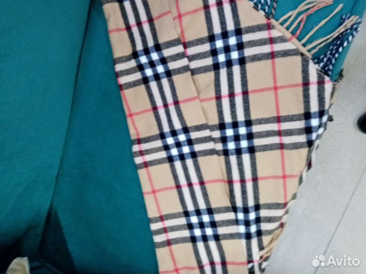 Женский платок Burberry и шапка