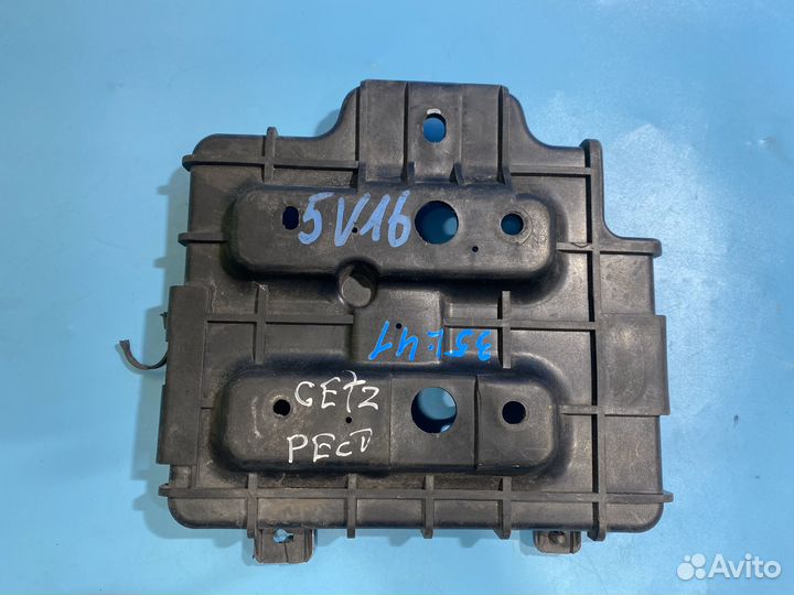 Площадка аккумулятора для Hyundai Getz