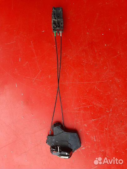 Замок двери задний левый Toyota Corolla E120