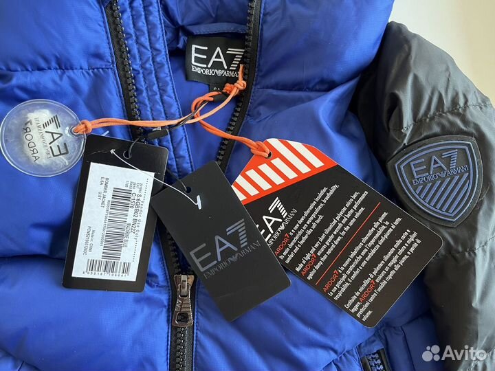 Куртка ea7 для мальчика 6 лет 120см оригинал