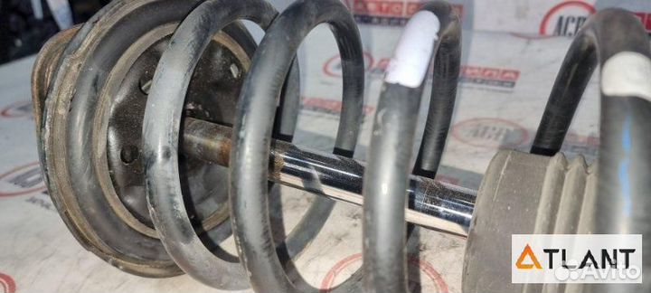 Стойка передняя правая toyota nadia