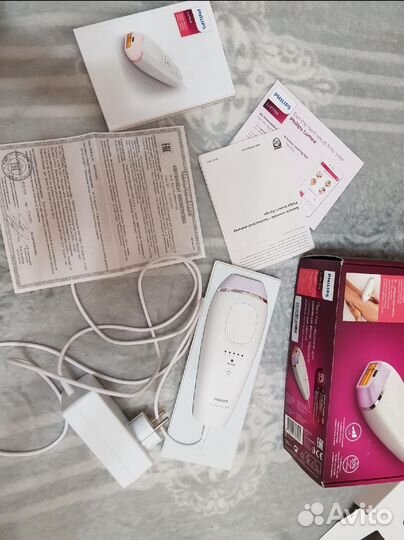 Фотоэпилятор Philips Lumea Essential BRI863/00