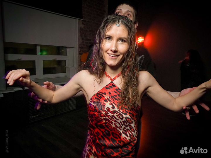 Перья Наращивание перьев, блестящих нитей в волосы