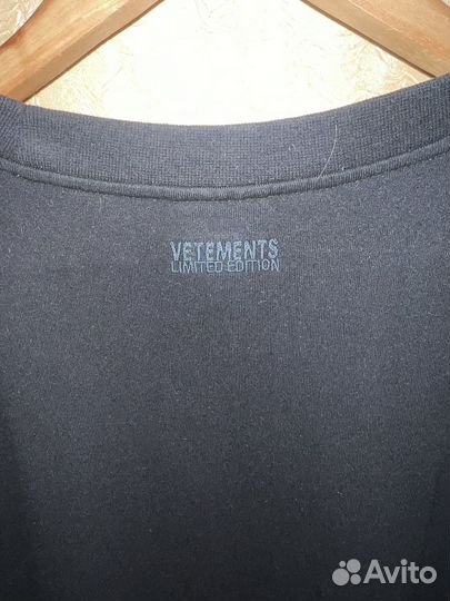 Футболка vetements