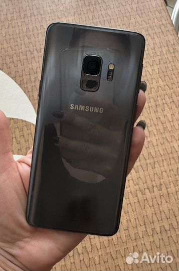 Телефон Samsung galaxy s9