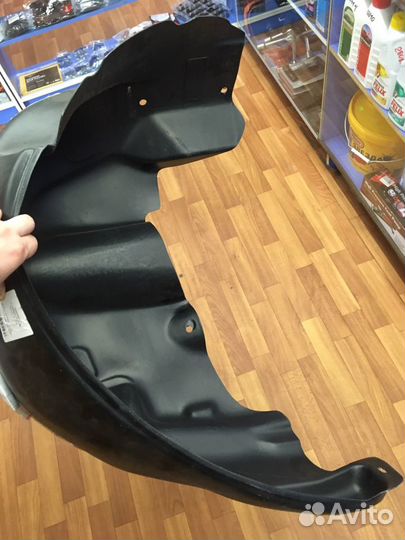 Подкрылок Renault logan