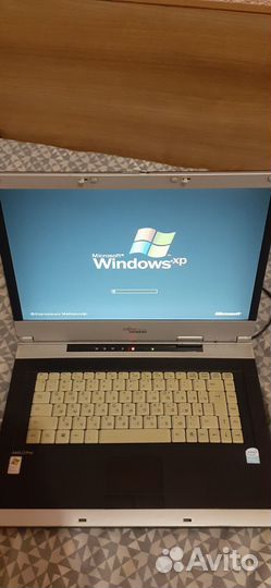 Fujitsu-Siemens Amilo Pro v2035