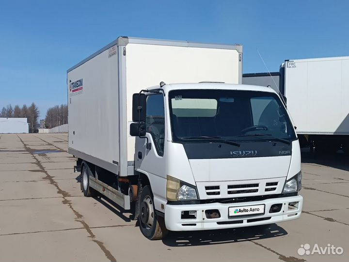 Isuzu ELF (N-series) изотермический, 2010