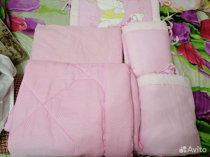 Комплект в детскую кроватку с бортиками