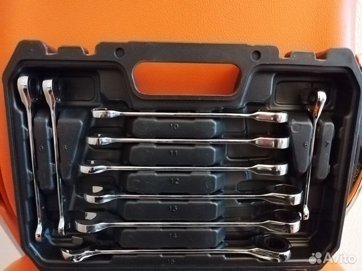 Набор ключей с трещеточным механизмом