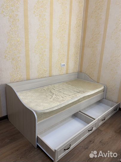 Кровать для подростка бу