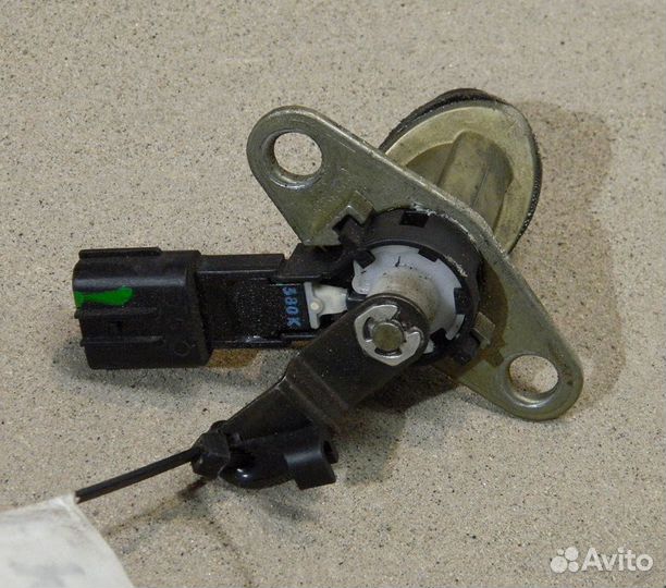 Личинка крышки багажника Ford Maverick