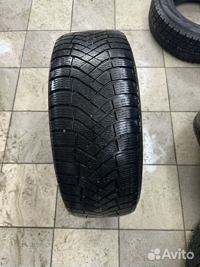 Pirelli Ice Zero 205/60 R16