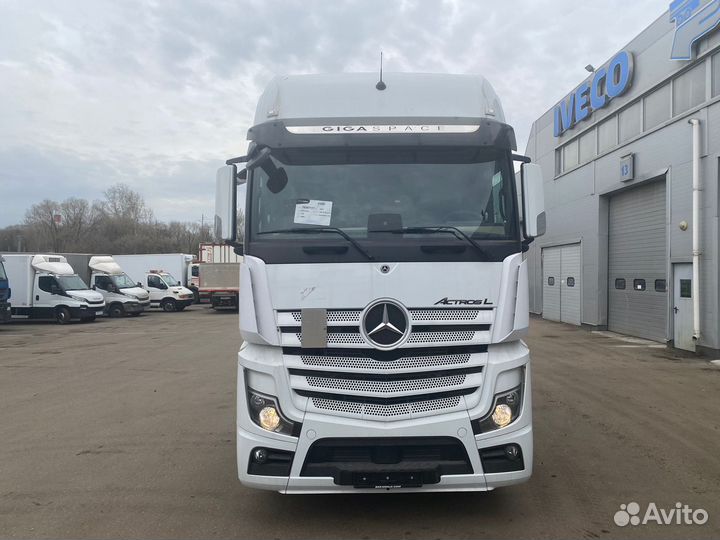 Mercedes-Benz Actros 1942, 2022