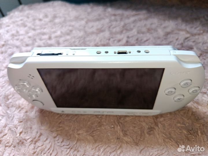 Sony psp e 1004 2c