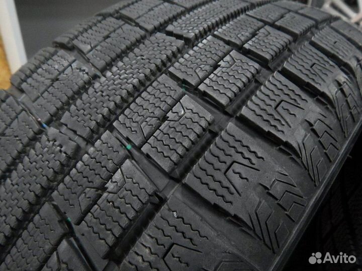 Bridgestone Blizzak DM-V1 205/65 R16