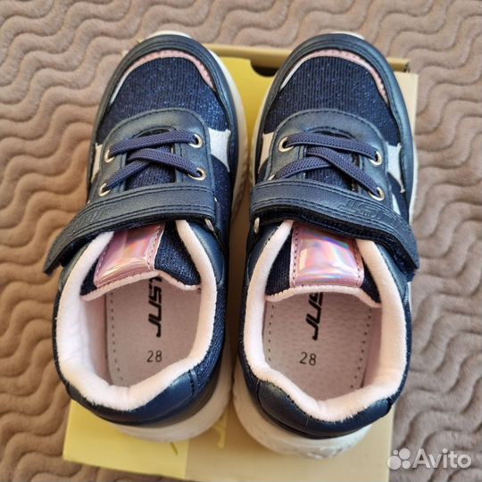Кроссовки детские