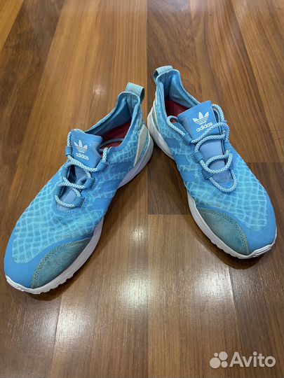 Кроссовки женские adidas 38