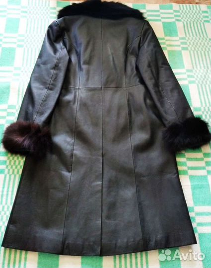 Кожаный плащ женский длинный