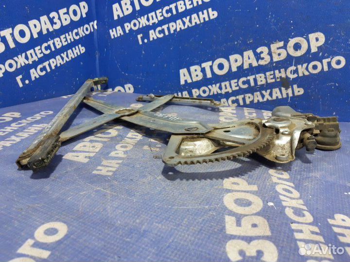 Передний правый стеклоподъемник Toyota Highlander