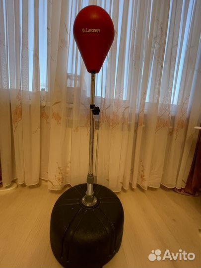 Боксерская груша larsen