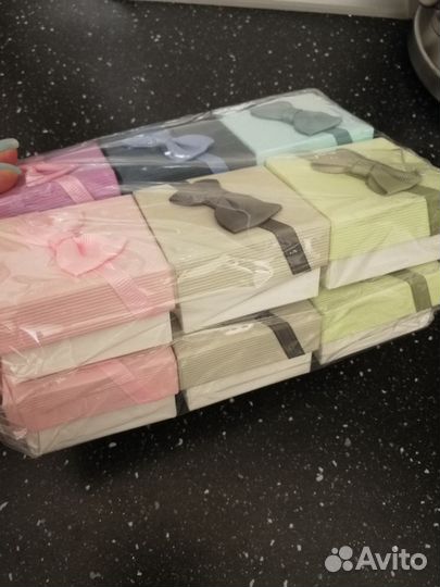 Подарочная коробка