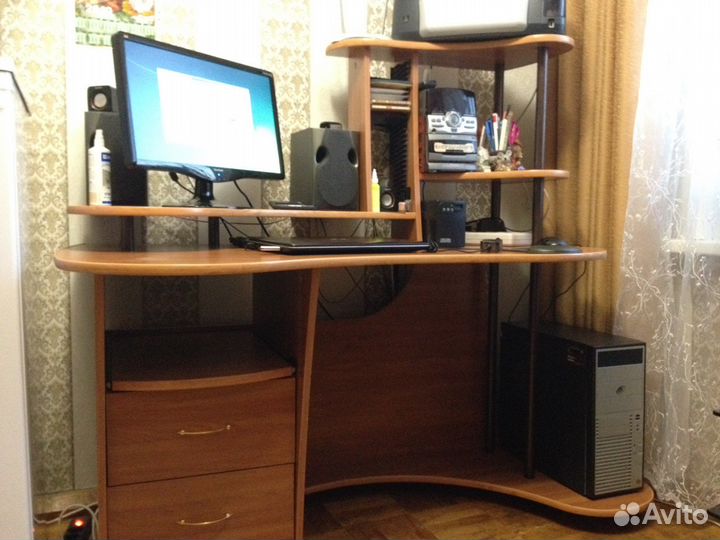 Компьютерный стол