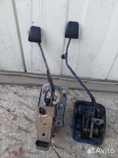 Педаль тормоза Mitsubishi Lancer X