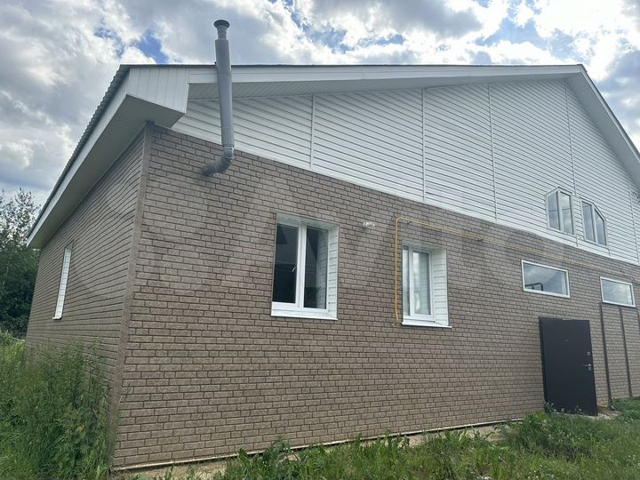 Дом 220 м² на участке 12 сот.