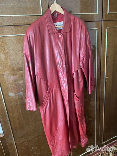 Пальто кожаное женское