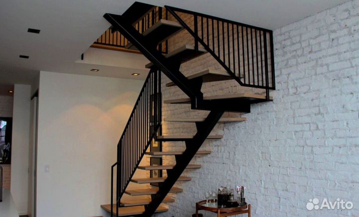 Перила деревянные с монтажем