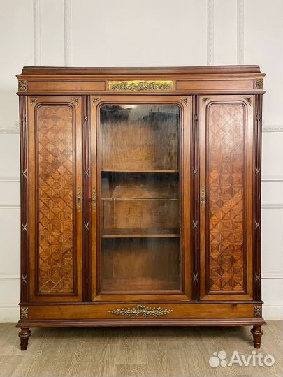 Антикварная библиотека (книжный шкаф)