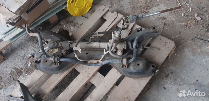 Руливая рейка Тойота noah AZR 60